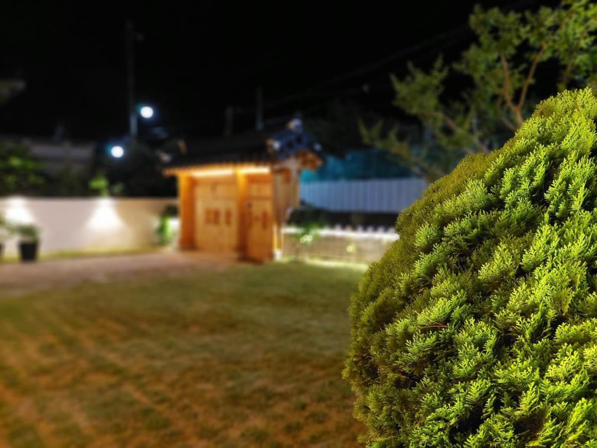 Gyeongju Hanok Sohwa Екстер'єр фото